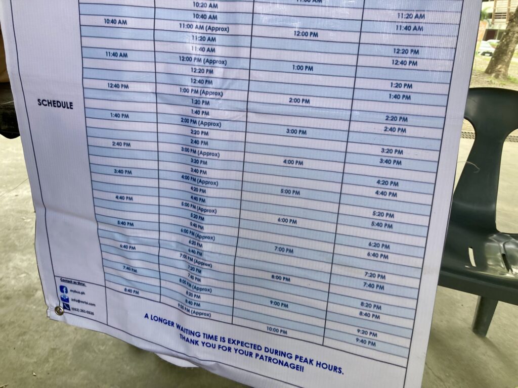 セブITパーク　MyBus空港行きバスの時刻表1