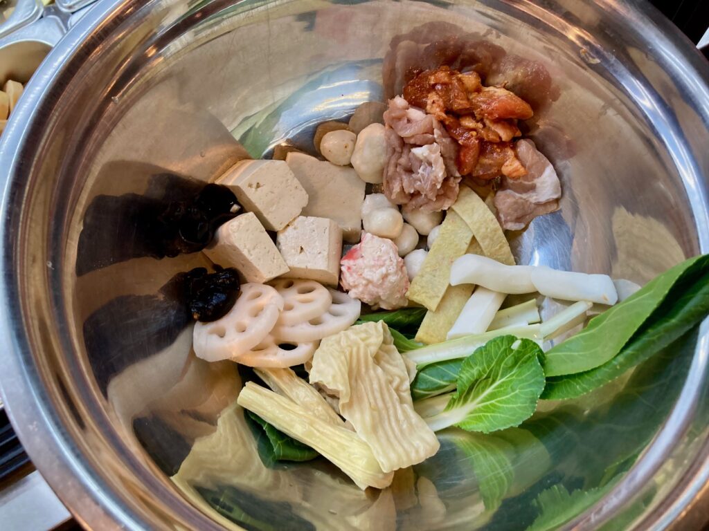 ITパークのマーラータン屋・Yang Hero店内　マーラータン具材