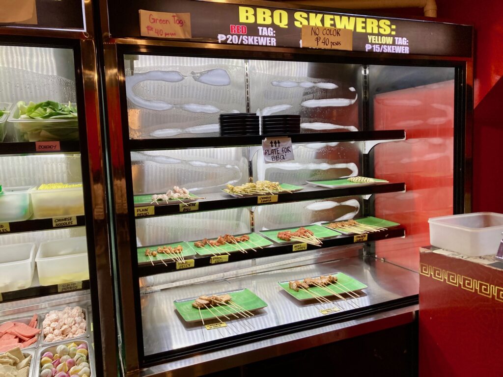 ITパークのマーラータン屋・Yang Hero店内　マーラータン具材コーナー