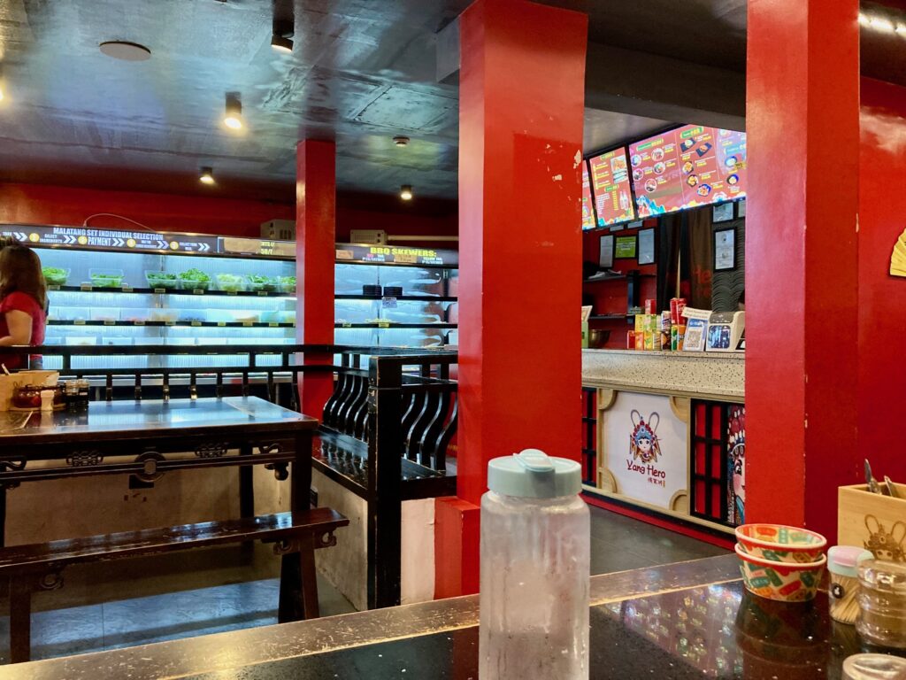 ITパークのマーラータン屋・Yang Hero店内　マーラータン具材コーナー