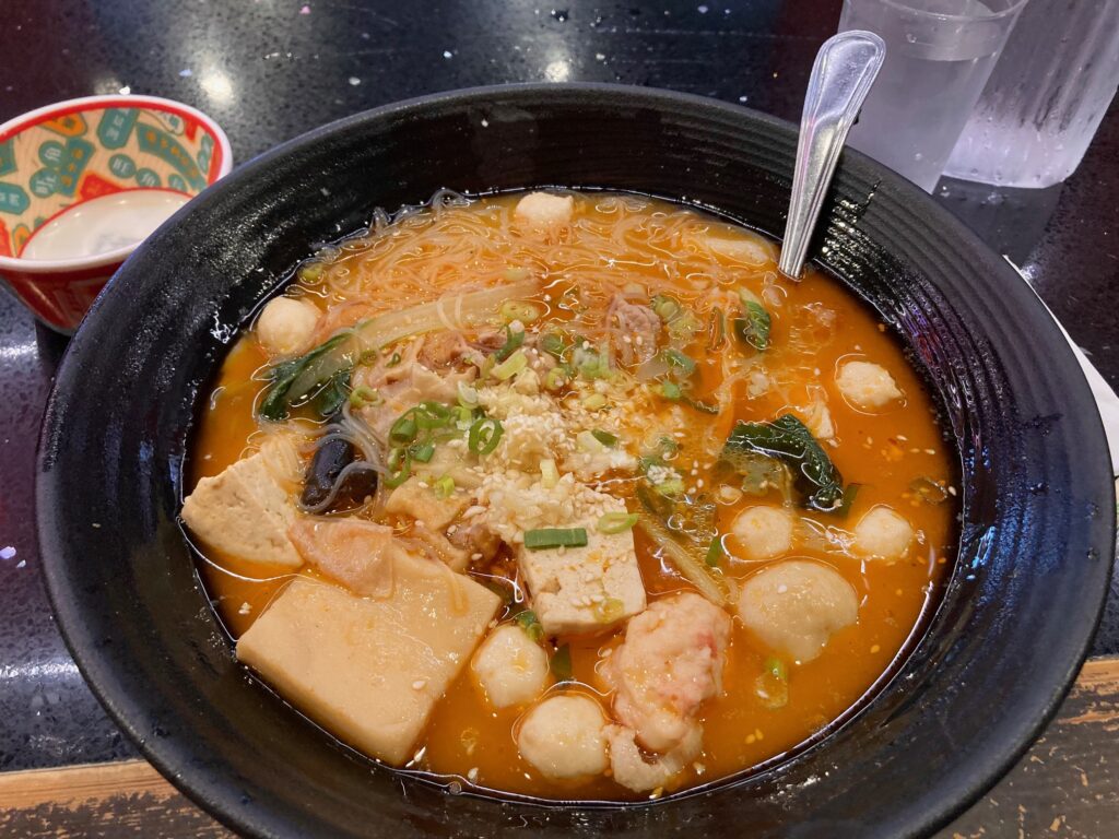 ITパークのマーラータン屋・Yang Hero店内　マーラータン　四川スープ