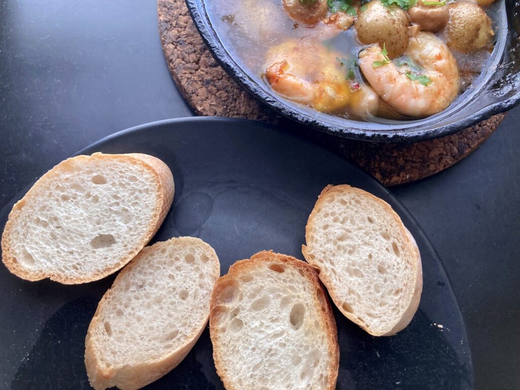 フィリピン・セブ　バゲット食べ比べ　Europe、Cafe Des Amis、Bakery Soesterberg、Bake & More