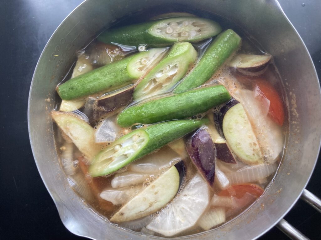 海老のシニガンスープ　レシピ