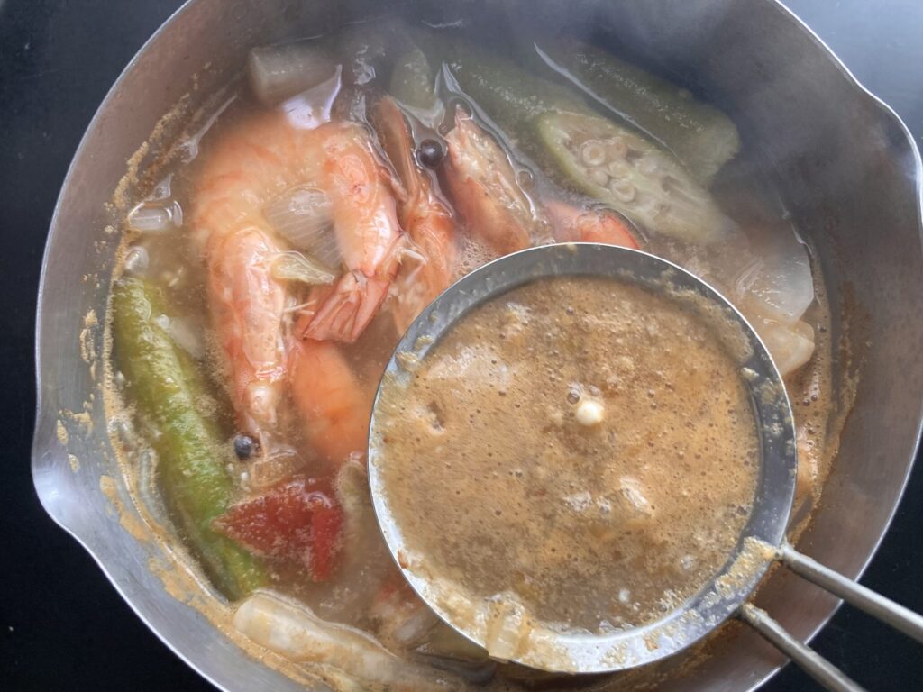 海老のシニガンスープ　レシピ