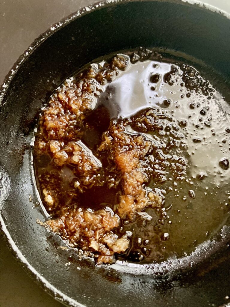 シンカマスとローカル野菜で作る和風豆腐野菜ハンバーグのレシピ　おろしソース