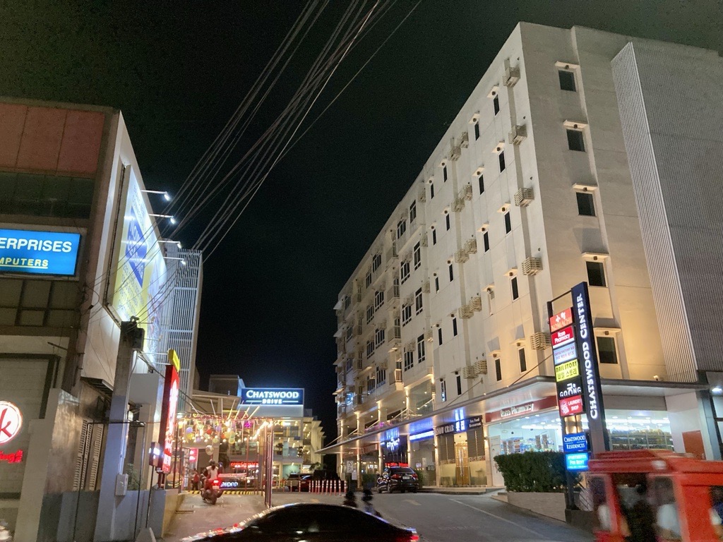 Neo TokyoのあるChatswood Drive（セブA.S.Fortuna沿い）