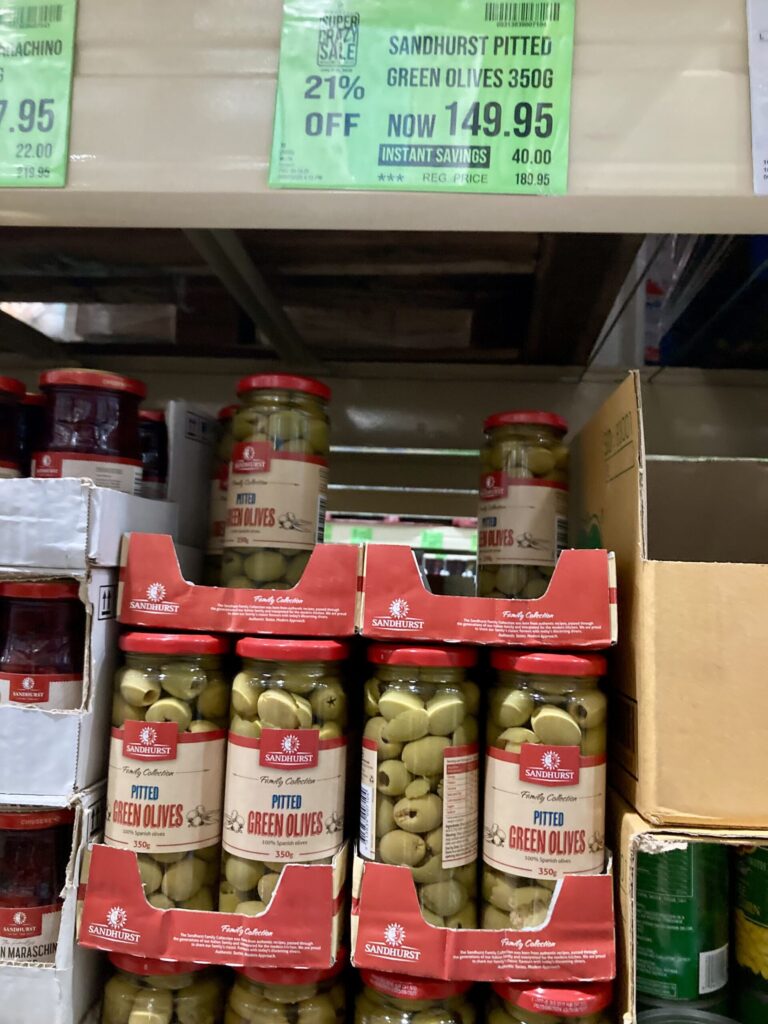 フィリピン・セブ　ランダース　Sandhurst Pitted Green Olives