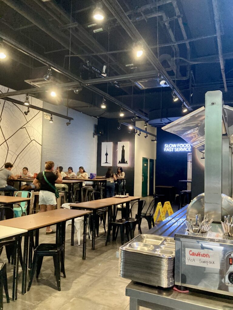 フィリピンセブ・ITパークの格安韓国食堂Barangay Seoul Express（バランガイソウルエクスプレス）店内