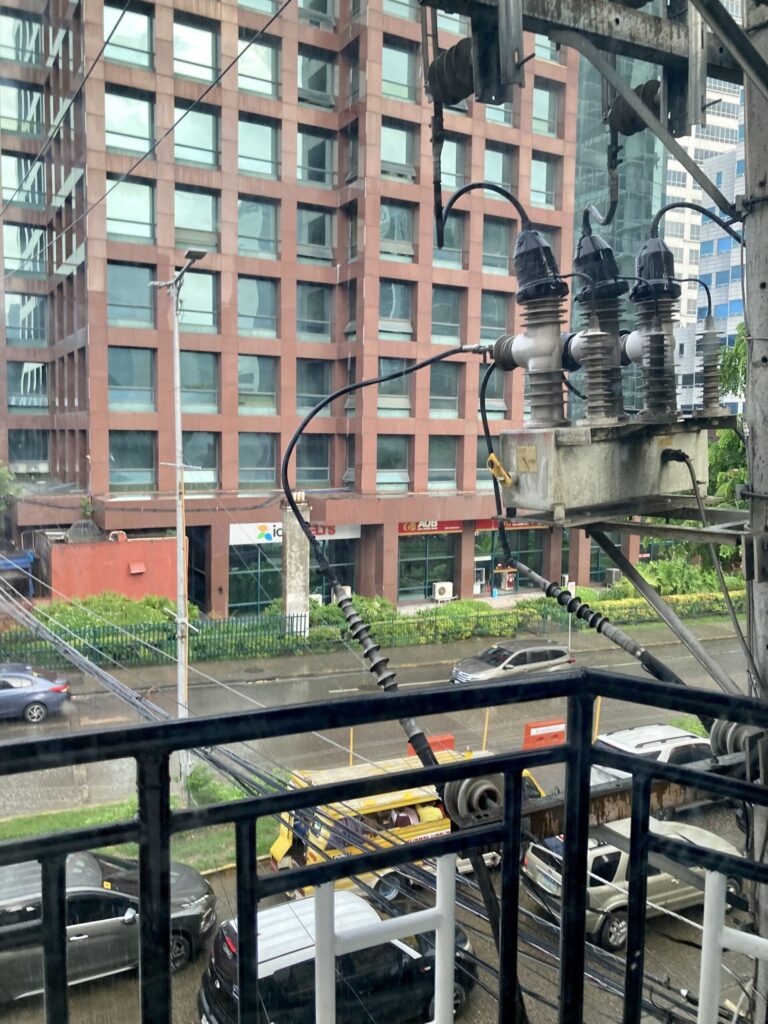 フィリピン・セブシティ　ローカル食堂2階の賃貸アパート物件　月5000ペソ