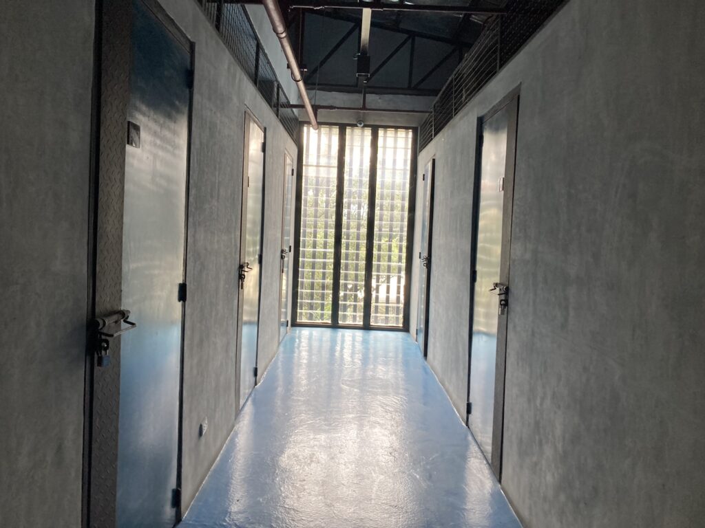 フィリピン・セブのトランクルーム（ストレージサービス）Extra Space　廊下