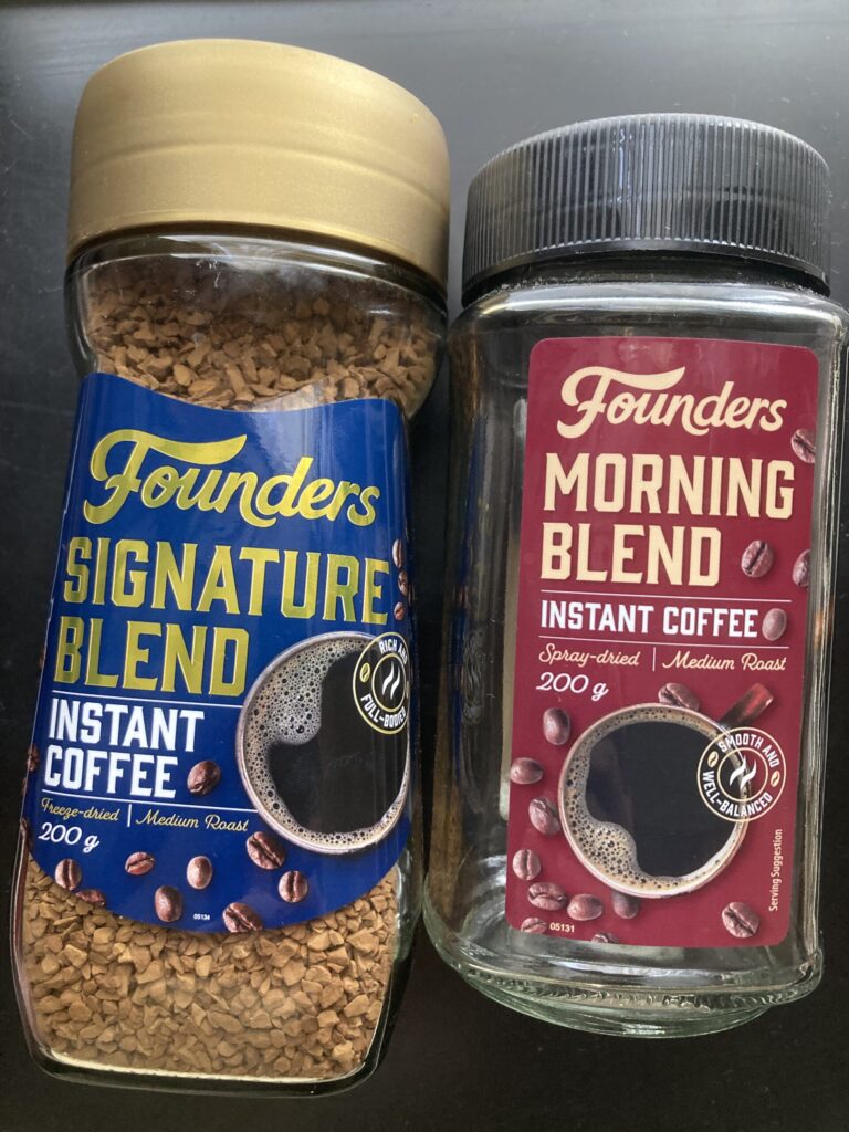 ランダースのFoundersインスタントコーヒー　Signature BlendとMorning Blend比較