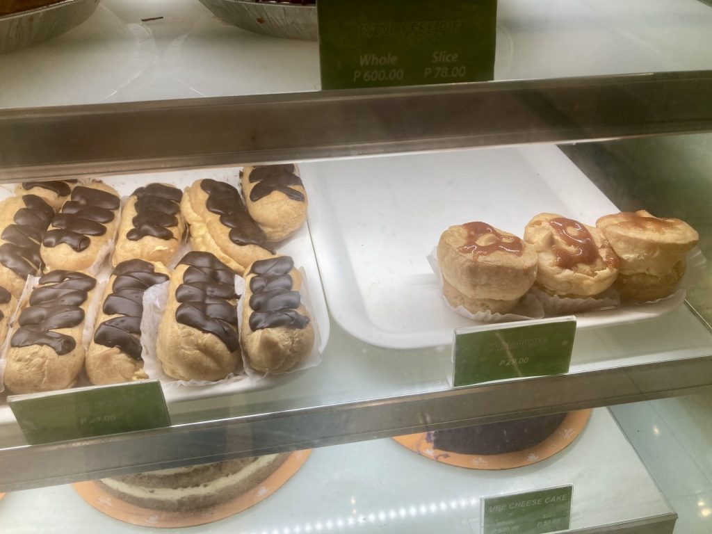 Leonaのシュークリーム（Cream Puff）29ペソ