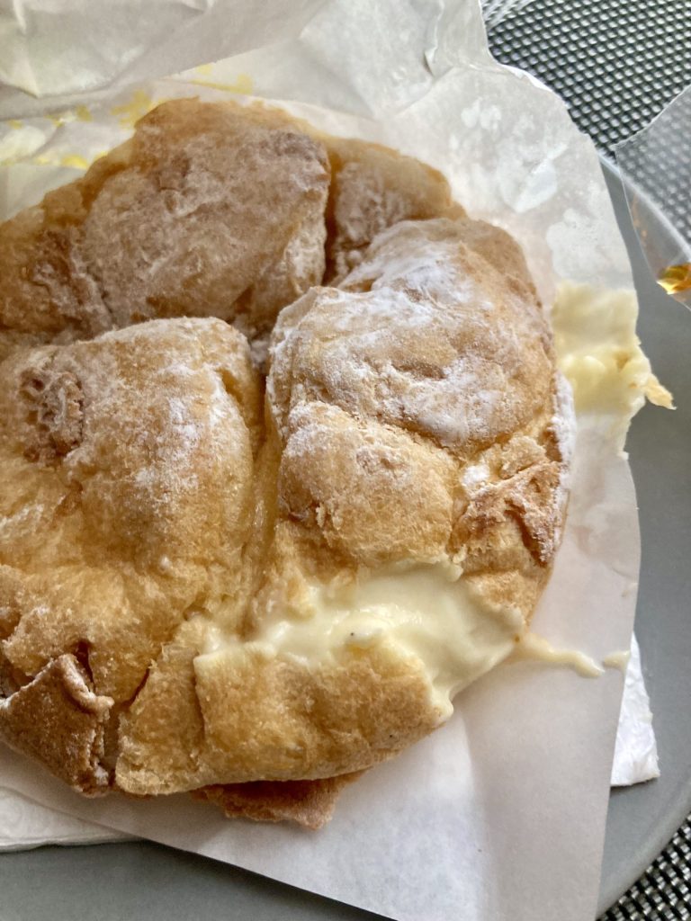 ビアードパパ　フィリピン・セブSM Jモール店　カスタードパイシュー