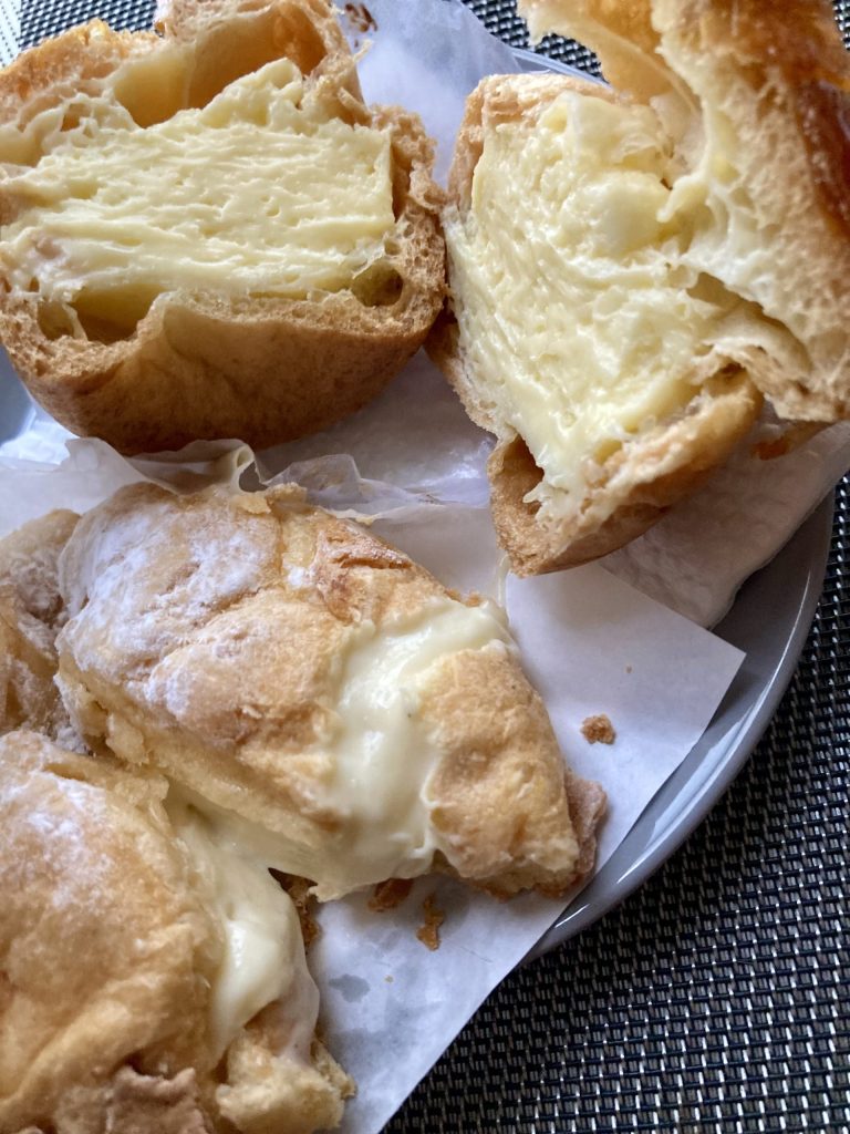 ビアードパパフィリピンとLeonaのシュークリーム比較