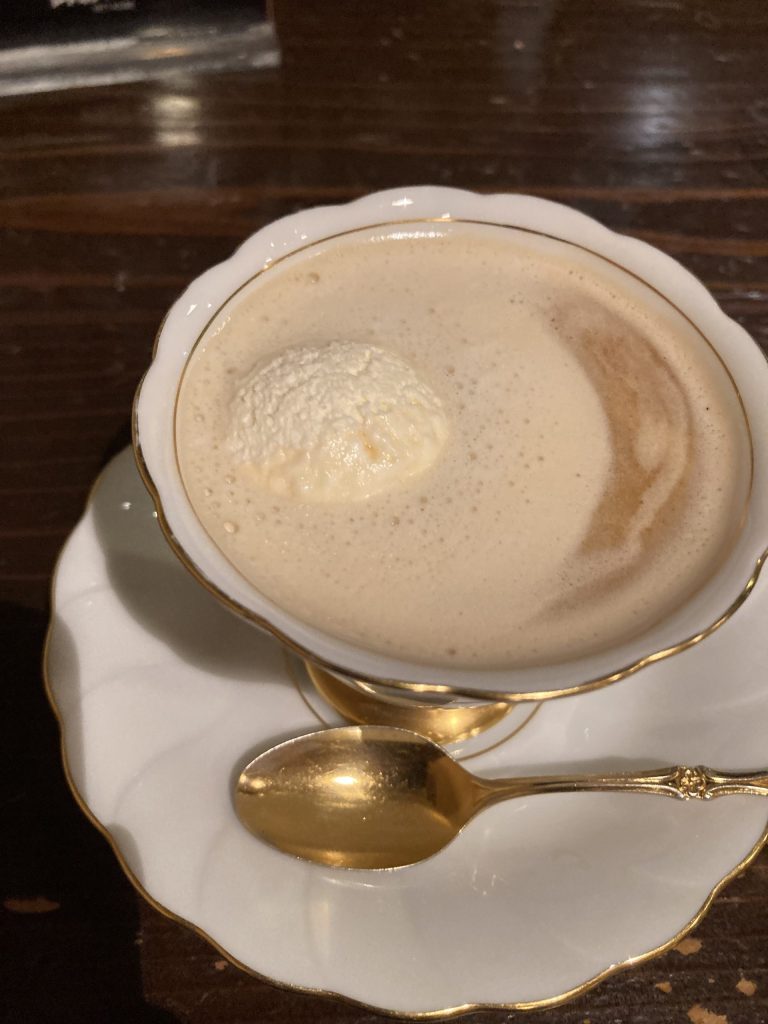ウインナコーヒー800円@御影ダンケ