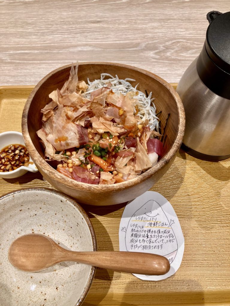 こめらくりんくうアウトレットモール内
