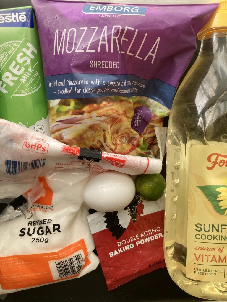 米粉でつくるチーズ蒸しパン　材料