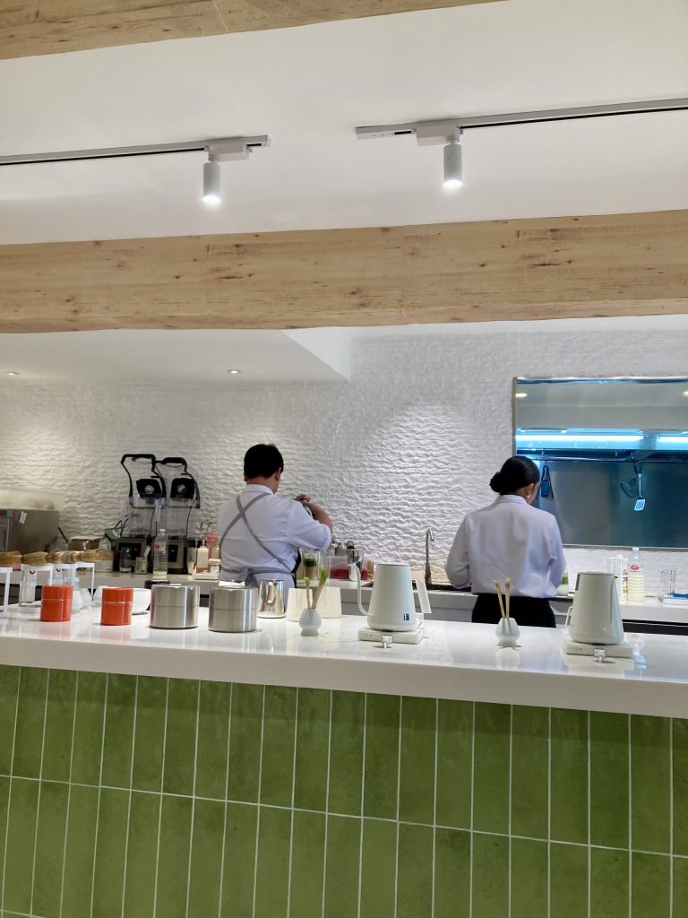 フィリピン・セブITパークの抹茶カフェAtelier Matcha店内