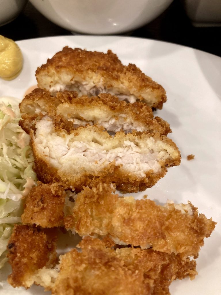 ラーメンくろだアヤラセンターセブ店のとんかつ