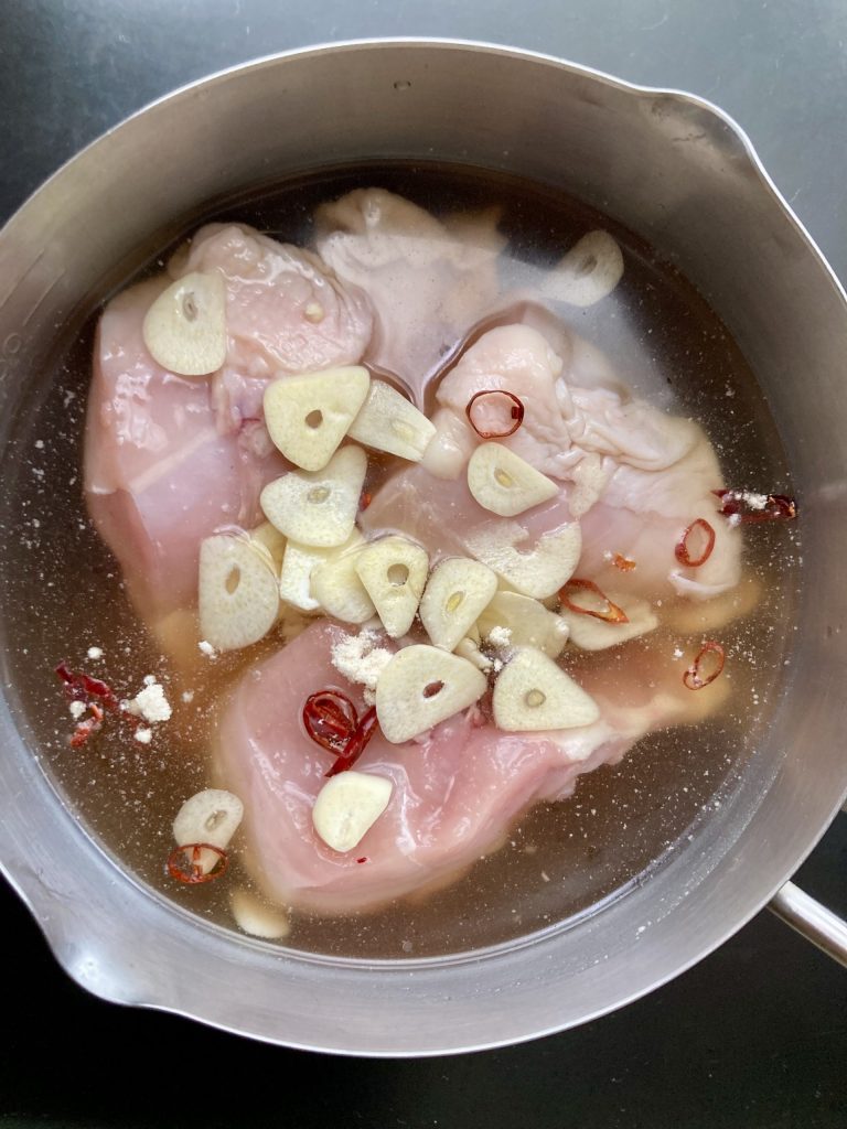 リュウジ　鶏肉とキャベツのもつ鍋風　アドボ用鶏肉