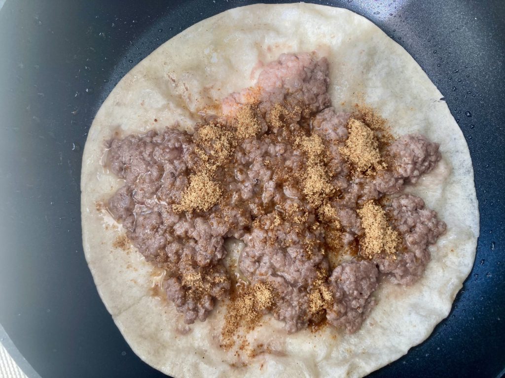 トルティーヤサンドチリコンカルネ風レシピ