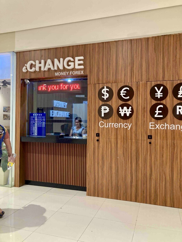 セブITパークセントラルブロックアヤラモール内両替所iChange