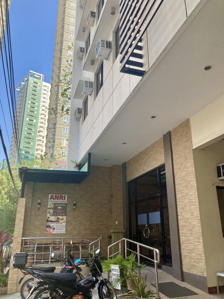 ITパーク外の安宿Anri Pension House