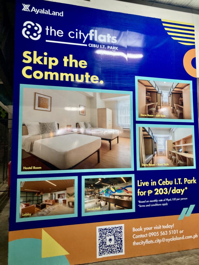 The City FlatsセブITパークの看板