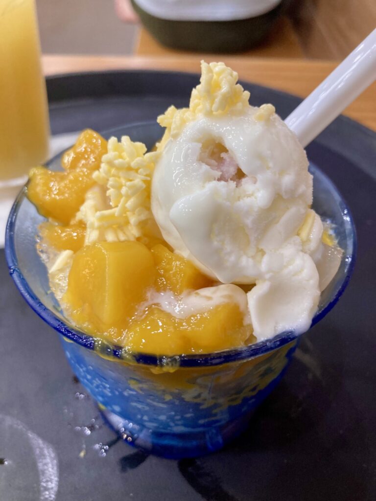 チョーキンChowkingココナツマンゴーハロハロ　Coco mango Halo halo
