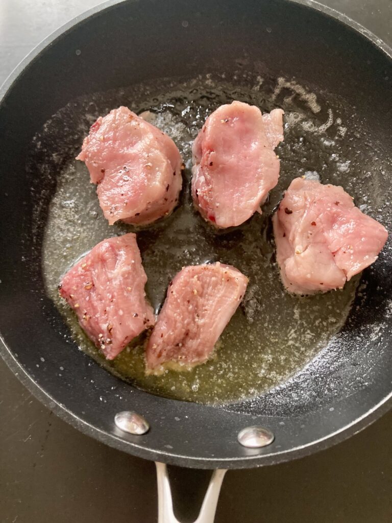 フィリピンの豚ヒレ肉でつくるフライパンローストポーク　レシピ
