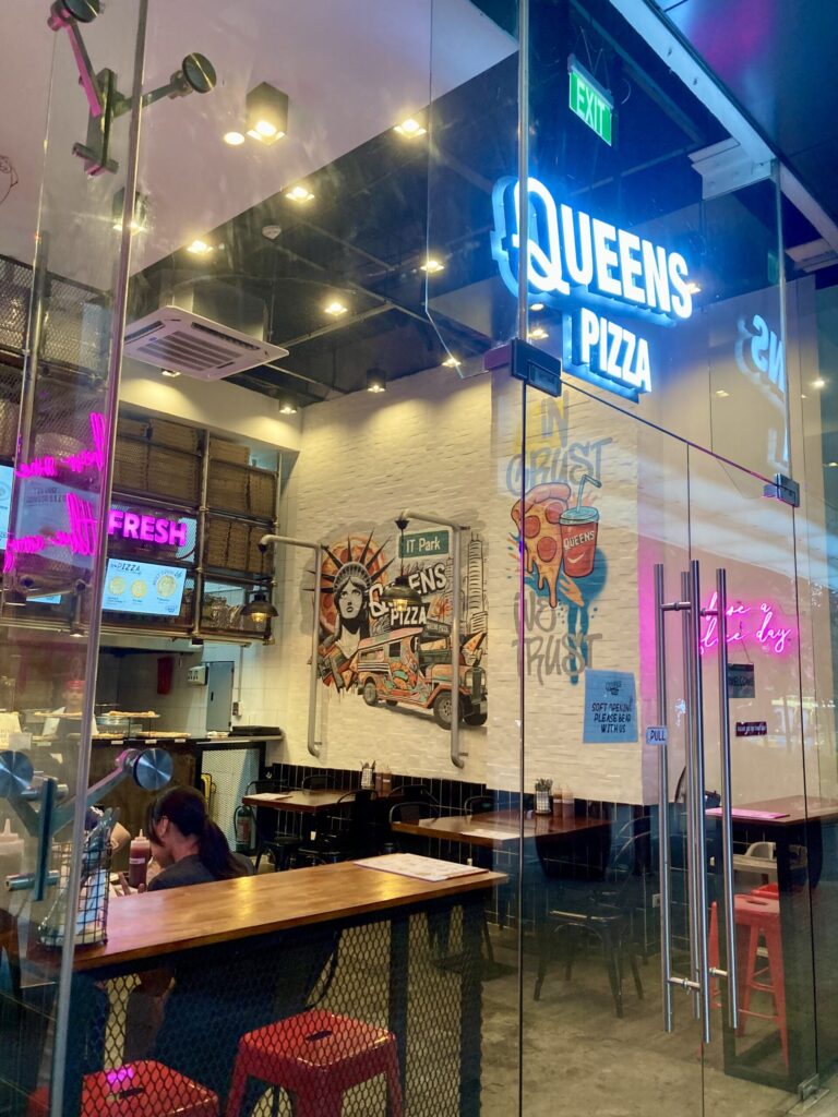 セブITパーク Queens Pizza