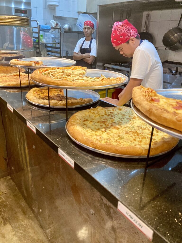 セブITパーク Queens Pizza