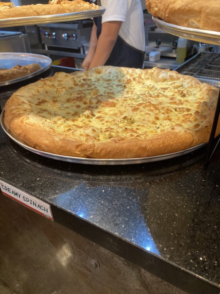 セブITパーク Queens Pizza クリーミースピナッチピザ