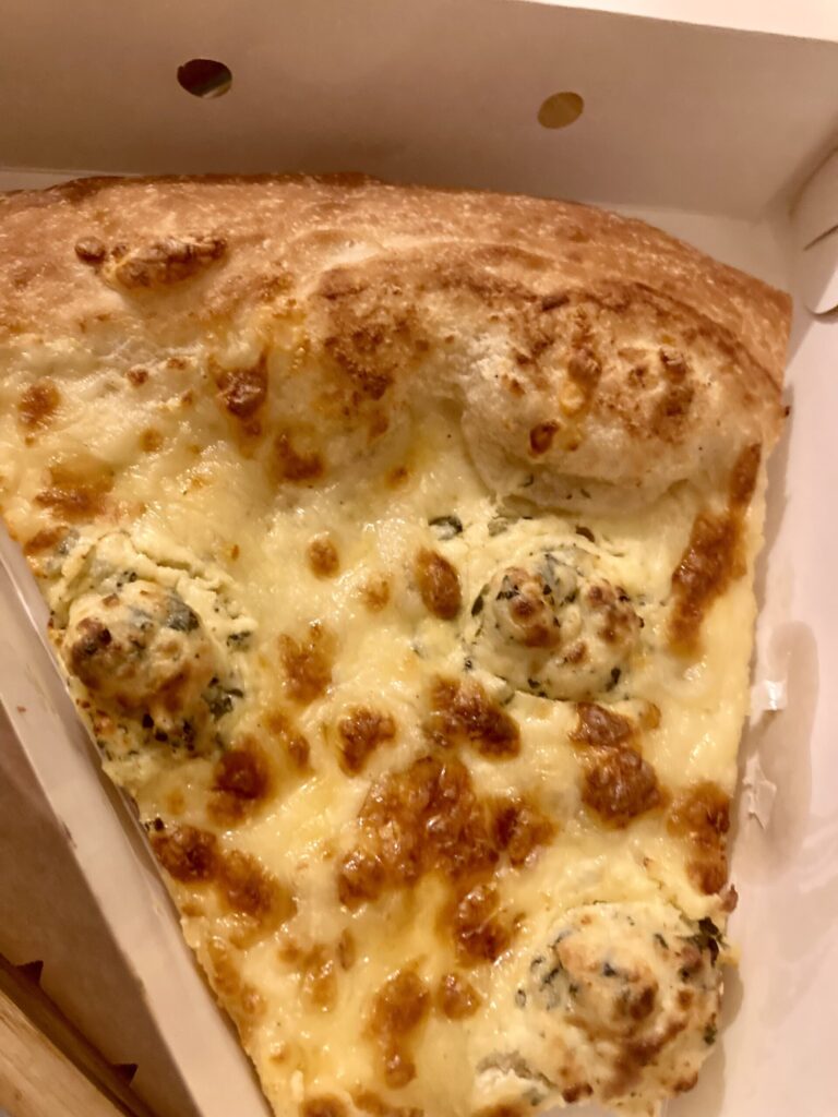 セブITパーク Queens Pizza クリーミースピナッチ