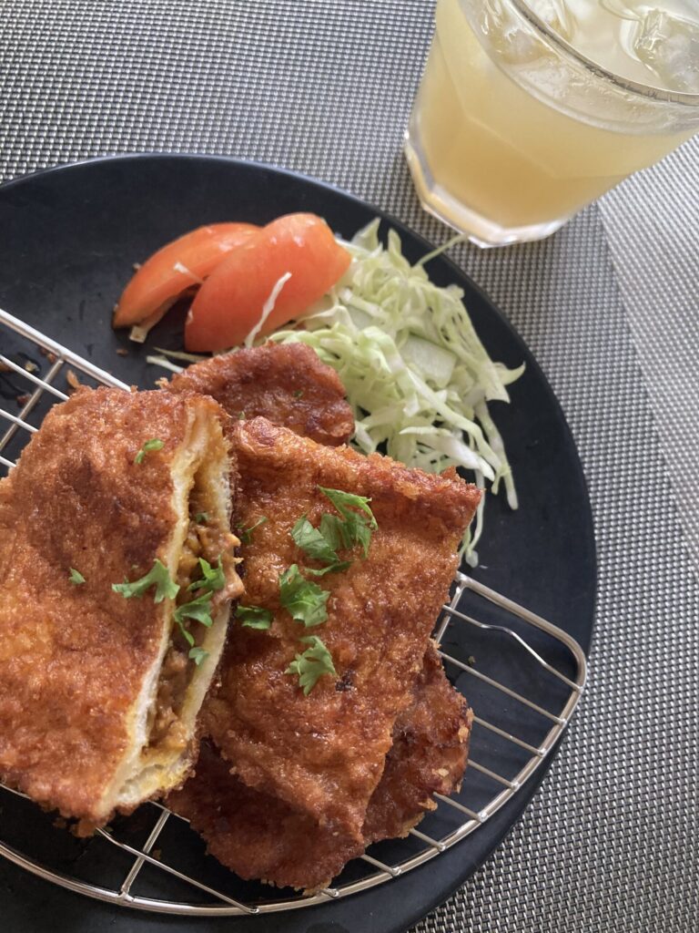 余ったカレーでカレーパン